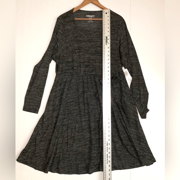 TORRID Women’s Dress, At The Knee, Faux Wrap, Black w/Heather Gray, Plus Sz. 2X - Picture 8 of 16